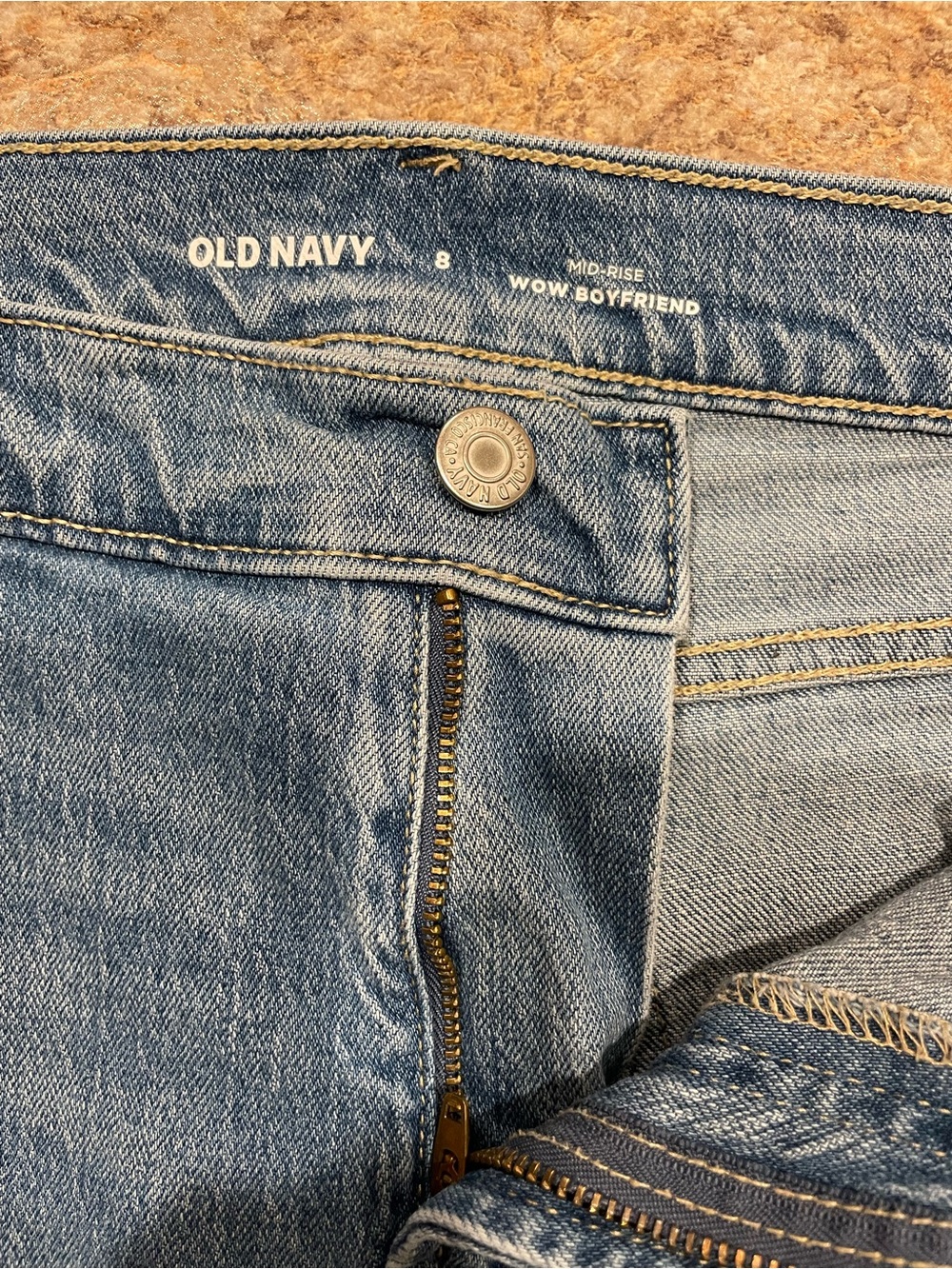 Old Navy Mid-Rise Wow Boyfriend Jeans - Light Blue Denim